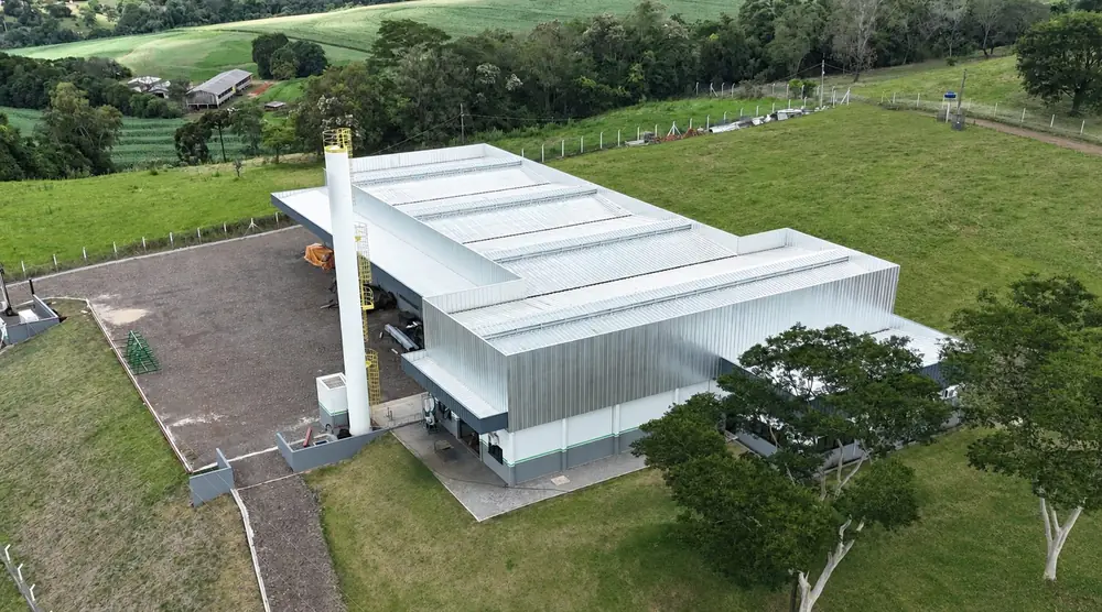 Vista aérea da fábrica da Tecnipool em Medianeira, Paraná